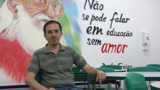 Aluno, professor e gestor: conheça a história de Ewerton Menezes na EJA